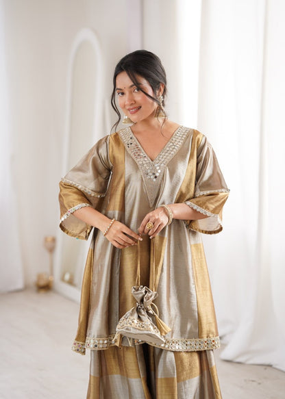 Classic Two-Tone Kurta Set With Batwa
