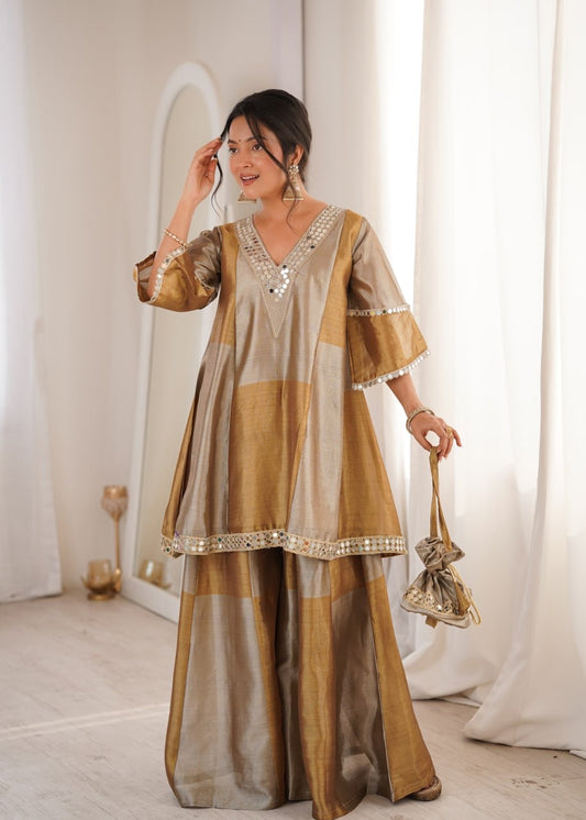 Classic Two-Tone Kurta Set With Batwa