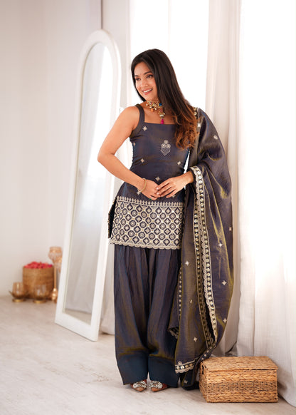 Jashn-e-Noor Embroidered Farshi Suit